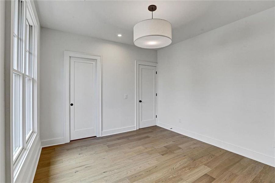 Spacious, unfurnished interior of a new home in , Gainesville (Image 27).