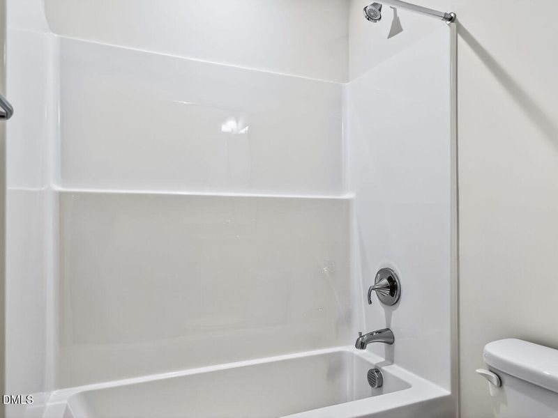 021-1280x960-bathroom