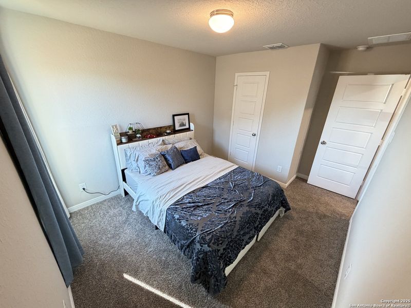 Furnished interior view inside a new home in Jordan's Ranch, San Antonio (Image 10).