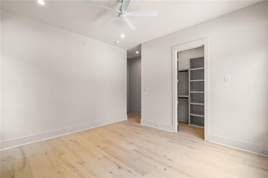 Spacious, unfurnished interior of a new home in , Atlanta (Image 25).