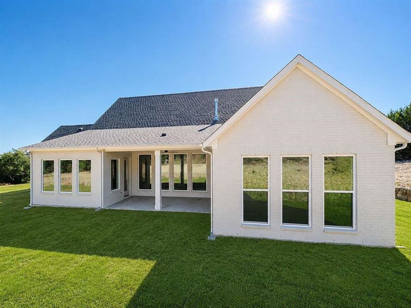 Exterior details and patio area of a home in , Weatherford (Image 4).
