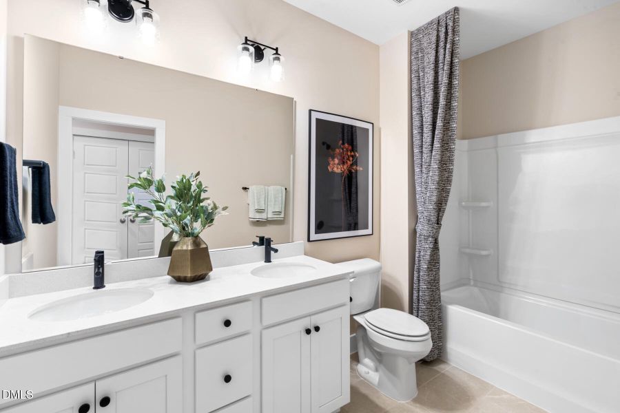 RDU_HighGroveOaks_Eldorado_Lot8_Bath