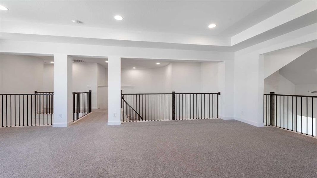 Spacious, unfurnished interior of a new home in Terraces 82'/100', Rockwall (Image 27).