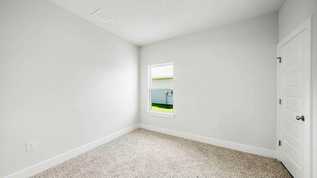 Spacious, unfurnished interior of a new home in Titus Park, Panama City (Image 20).