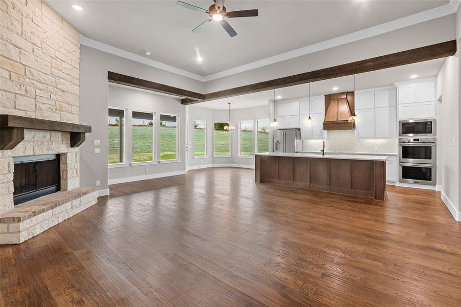 Furnished interior view inside a new home in King Crossing Estates, Van Alstyne (Image 13). Furnished interior view inside a new home in King Crossing Estates, Van Alstyne (Image 13).