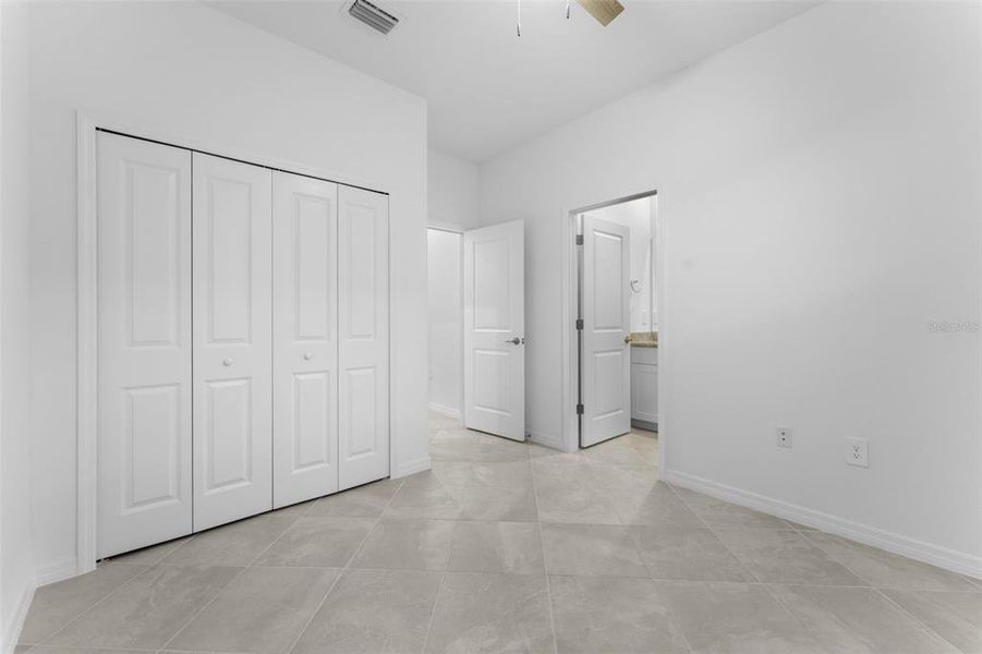Spacious, unfurnished interior of a new home in , Port Charlotte (Image 33).