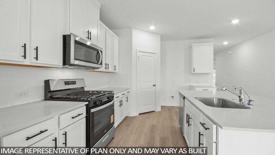 Furnished interior view inside a new home in Granger Pines, Conroe (Image 4).