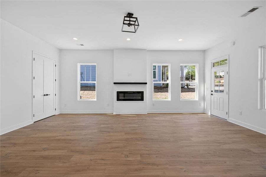 Spacious, unfurnished interior of a new home in , Douglasville (Image 15). Spacious, unfurnished interior of a new home in , Douglasville (Image 15).