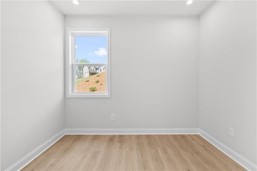 Spacious, unfurnished interior of a new home in Acacia, Cumming (Image 35).