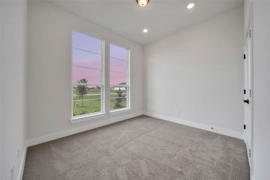 Spacious, unfurnished interior of a new home in , Rosharon (Image 36).