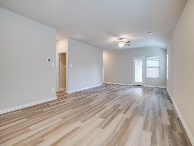 Spacious, unfurnished interior of a new home in Southridge - Signature Series, McKinney (Image 12). Spacious, unfurnished interior of a new home in Southridge - Signature Series, McKinney (Image 12).