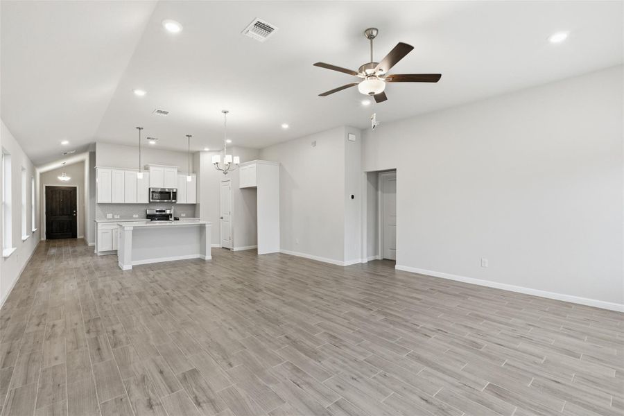 Spacious, unfurnished interior of a new home in Butler Farms, Liberty Hill (Image 15).