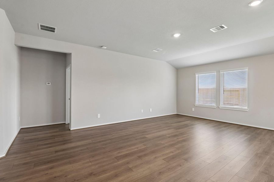 Spacious, unfurnished interior of a new home in Riviera Pines - Classic Series, Huffman (Image 18). Spacious, unfurnished interior of a new home in Riviera Pines - Classic Series, Huffman (Image 18).