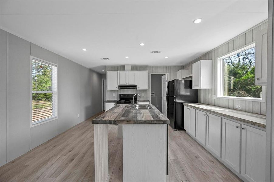 Furnished interior view inside a new home in , Granbury (Image 9).