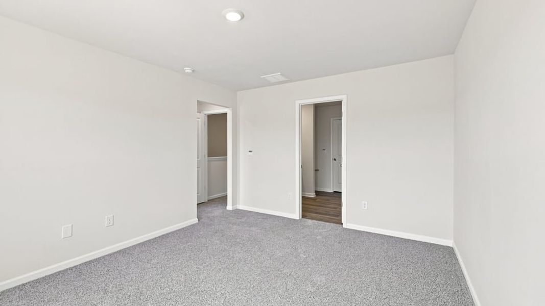 Spacious, unfurnished interior of a new home in Baxter Village, Boiling Springs (Image 32).