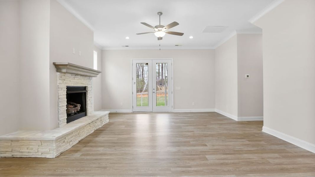 Spacious, unfurnished interior of a new home in Briargate, Fountain Inn (Image 19).