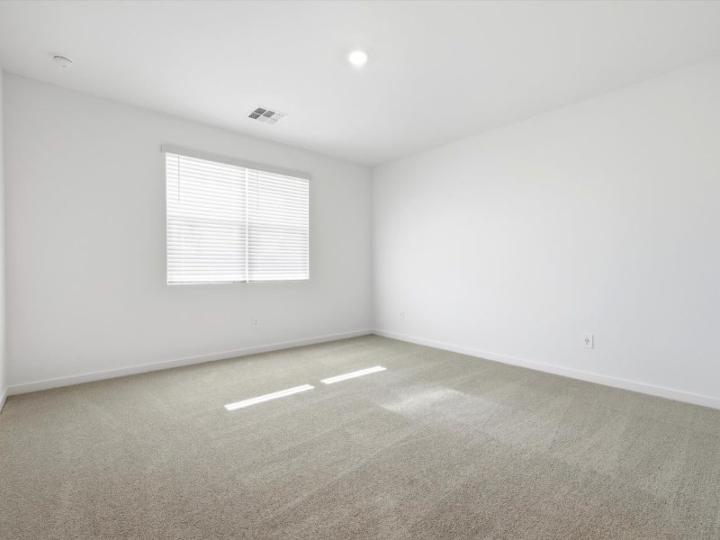 Spacious, unfurnished interior of a new home in Mesquite Mountain Ranch at Frontera, Surprise (Image 10).