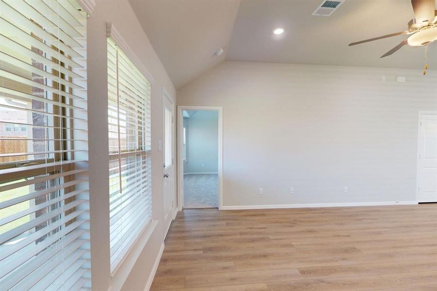 Spacious, unfurnished interior of a new home in Elevon, Lavon (Image 15).