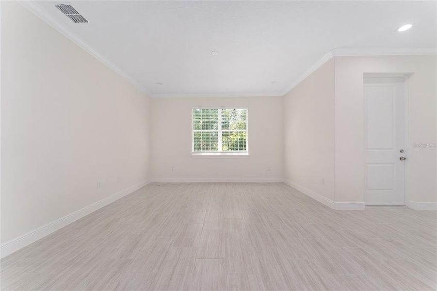 Spacious, unfurnished interior of a new home in , Belleview (Image 19).