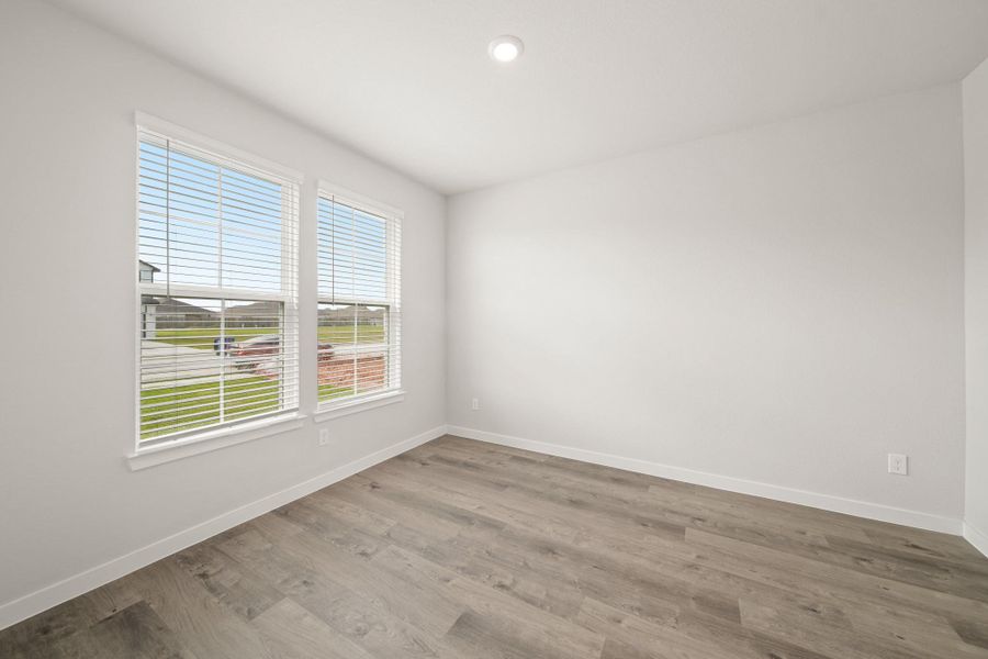 Spacious, unfurnished interior of a new home in Pearlbrook, Texas City (Image 12).