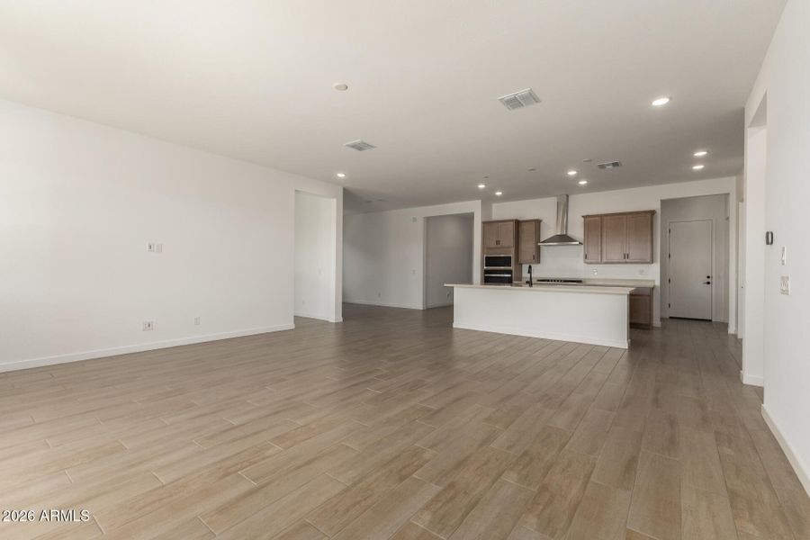 PHX_Landmarke_Lot1185_Blush_399_Greatroo