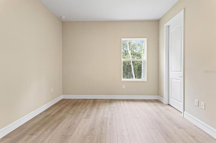Spacious, unfurnished interior of a new home in , Ocala (Image 30).