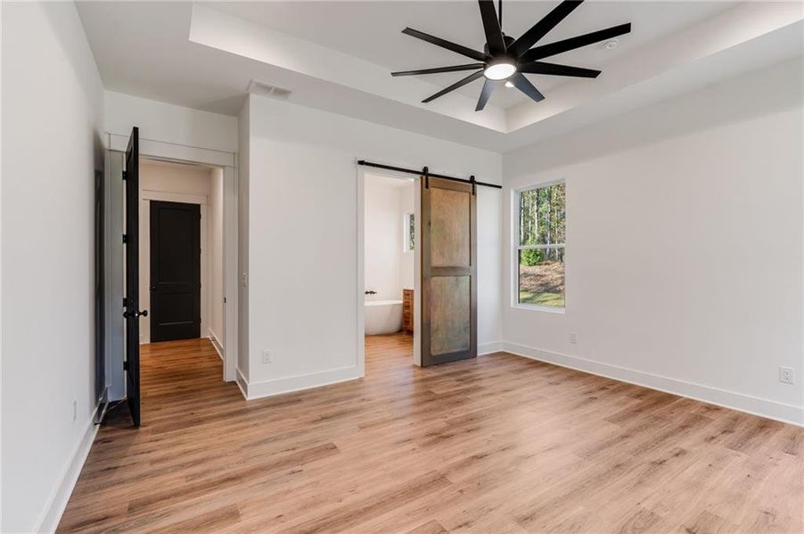 Spacious, unfurnished interior of a new home in , Dallas (Image 19).