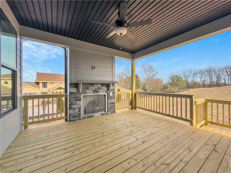 Exterior details and patio area of a home in Cross Creek Golf Club, Seneca (Image 4).
