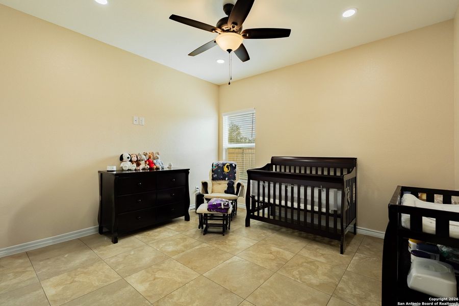 Furnished interior view inside a new home in , Uvalde (Image 28).