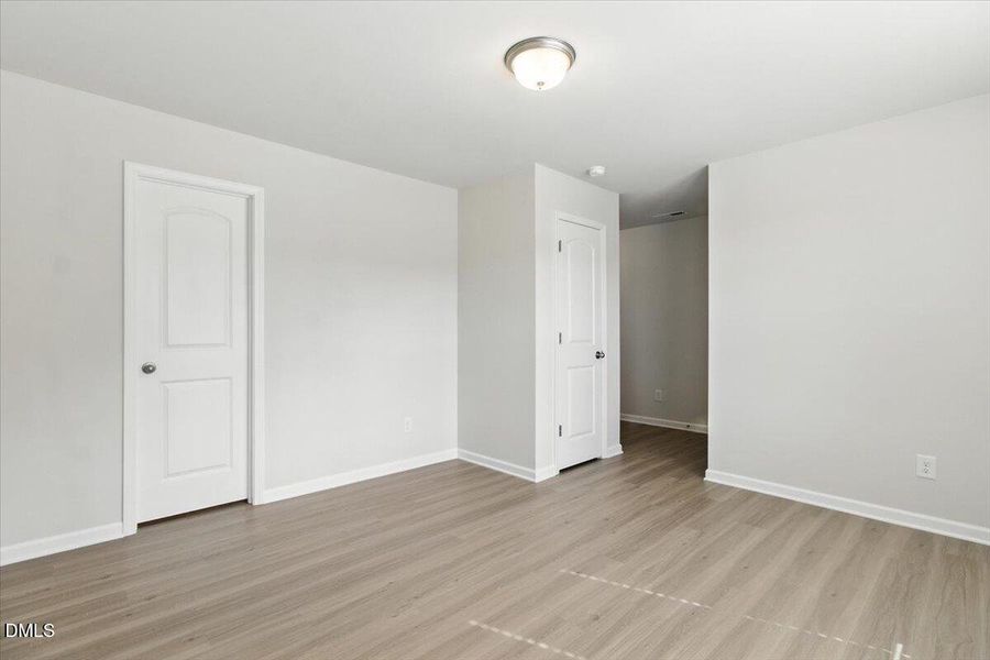 14-Flex Room w_ Closets