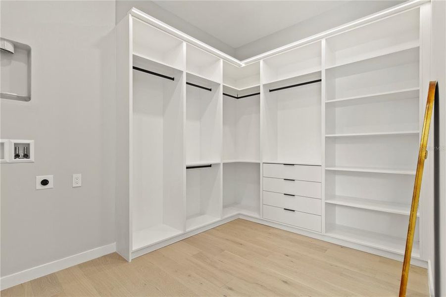 Spacious, unfurnished interior of a new home in , Orlando (Image 21).