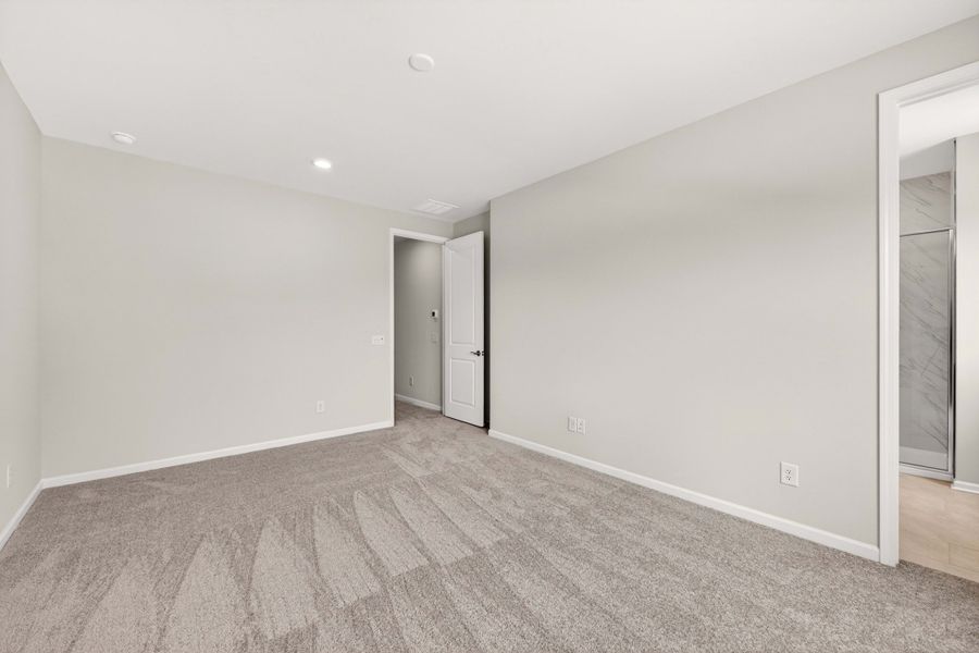 Spacious, unfurnished interior of a new home in Amplitude, Charlotte (Image 32).