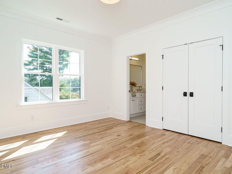 040-1280x960-photo 040-1280x960-photo