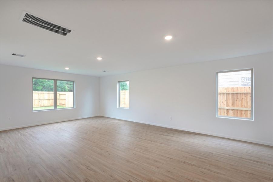 Spacious, unfurnished interior of a new home in Becker Landing, Hockley (Image 35).