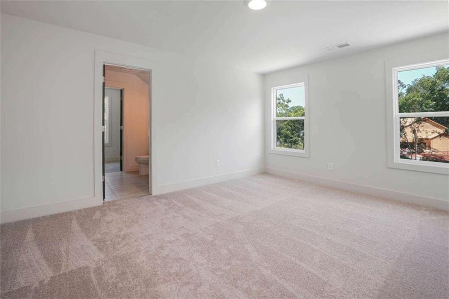 Spacious, unfurnished interior of a new home in Steeplechase, Hoschton (Image 22).