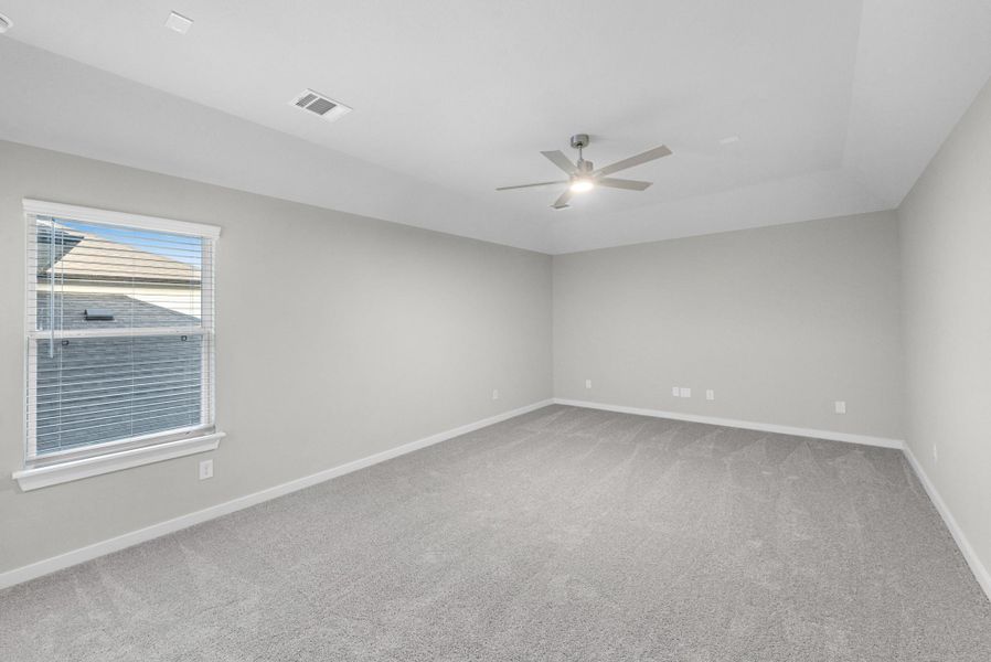 Spacious, unfurnished interior of a new home in Morton Creek Ranch, Katy (Image 25).