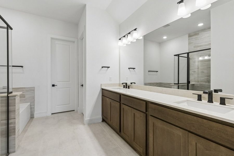 Furnished interior view inside a new home in Brahman Ranch, Venus (Image 10).