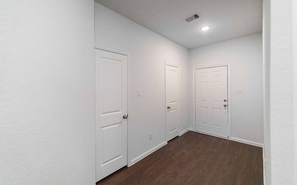 Spacious, unfurnished interior of a new home in Windrose Green, Angleton (Image 6).