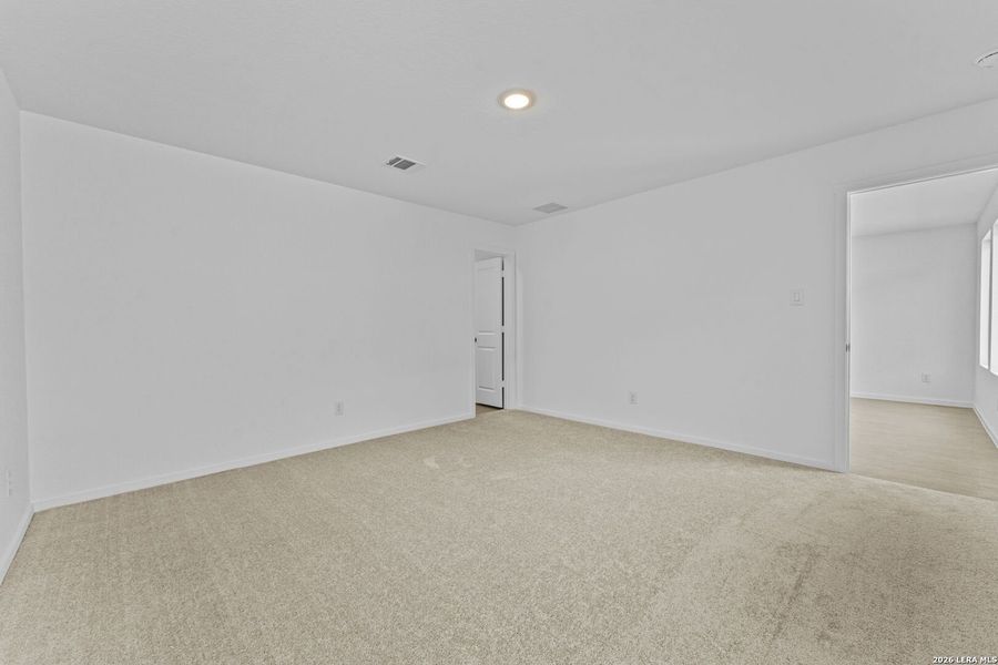 Spacious, unfurnished interior of a new home in Waterwheel, San Antonio (Image 11).