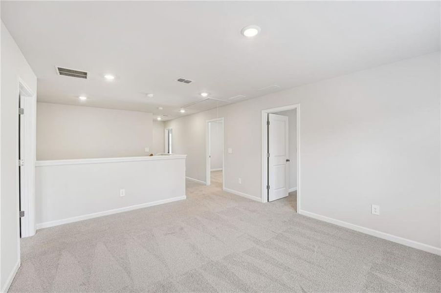 Spacious, unfurnished interior of a new home in Creekside at Oxford Park, Fairburn (Image 29).