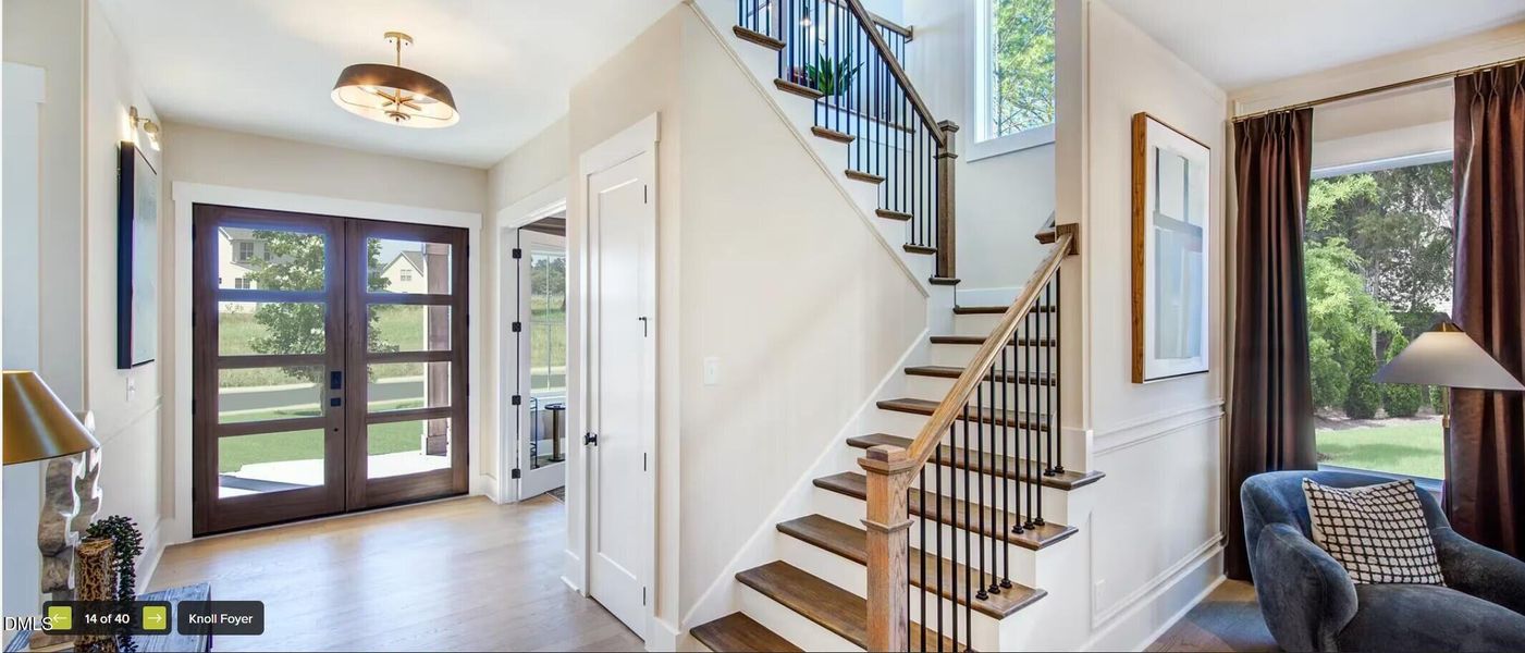 knoll foyer 2