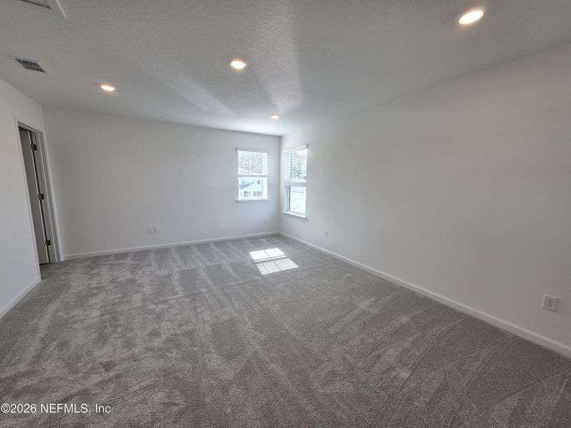 Spacious, unfurnished interior of a new home in Hyland Trail, Green Cove Springs (Image 23).