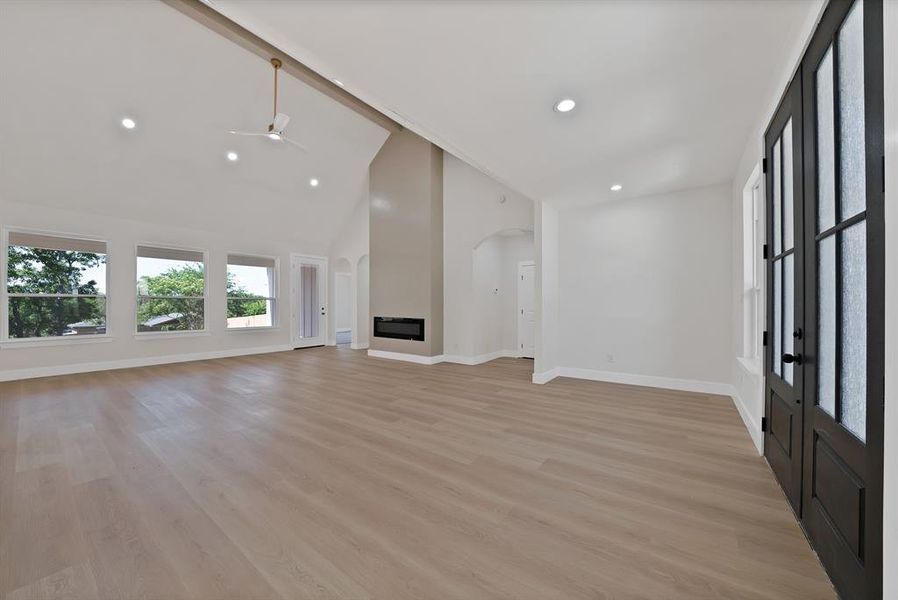Spacious, unfurnished interior of a new home in , Joshua (Image 32).