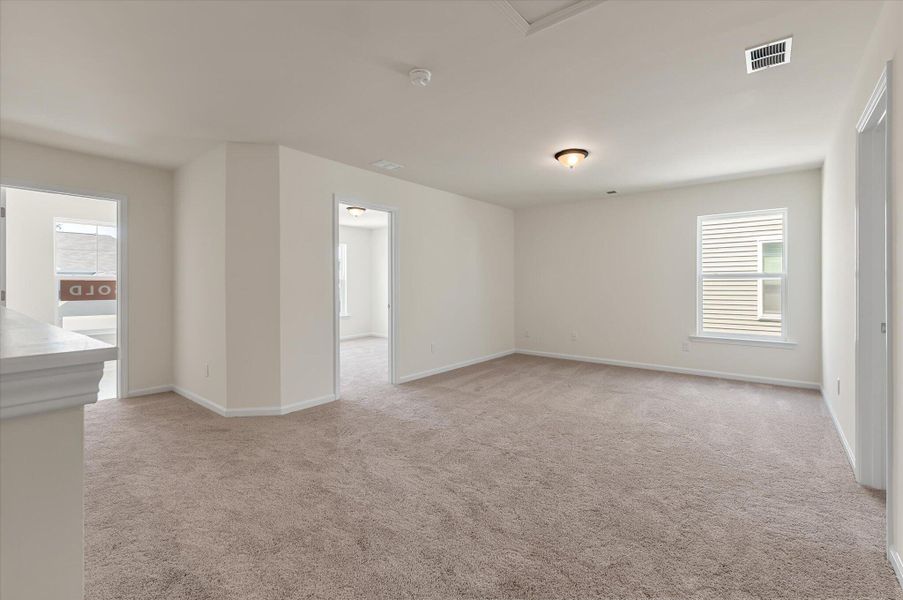 Spacious, unfurnished interior of a new home in Oakley Pointe, Moncks Corner (Image 16).