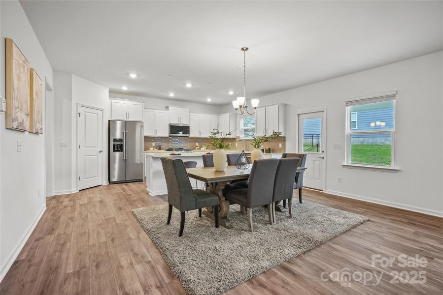 Digital Image Similar