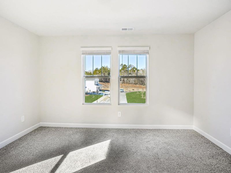 Spacious, unfurnished interior of a new home in Walnut Reserve, Conover (Image 14).