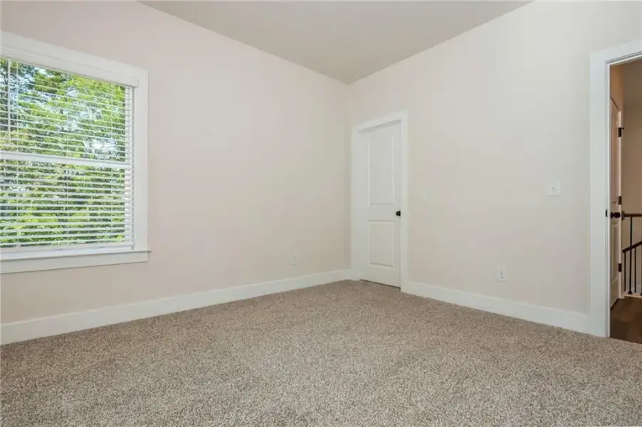 Spacious, unfurnished interior of a new home in , Flowery Branch (Image 27).