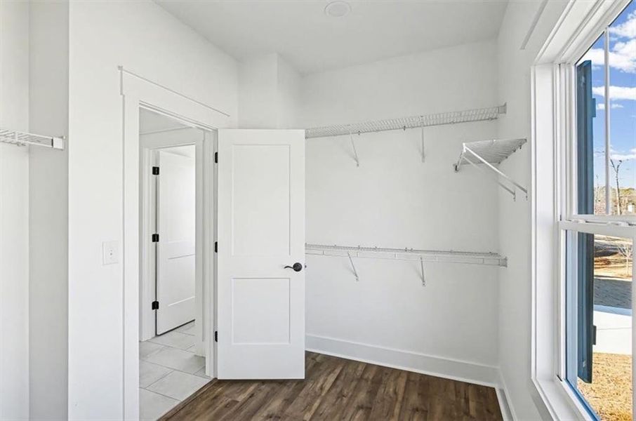 Spacious, unfurnished interior of a new home in , Waleska (Image 38).