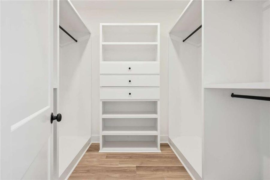 Spacious, unfurnished interior of a new home in , Atlanta (Image 25).