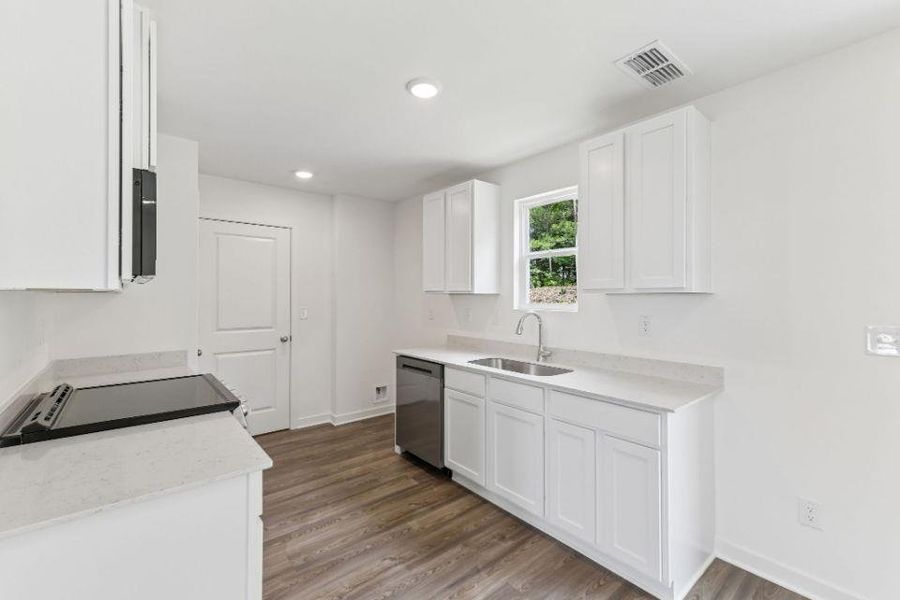 Furnished interior view inside a new home in Kinsale, Macon (Image 6).